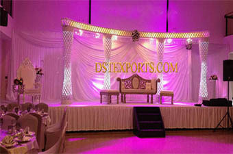 Stylish Wedding Crystal Pillars Stage Set