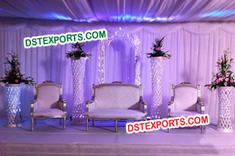 Wedding Stage With Stylish Crystal Pillars